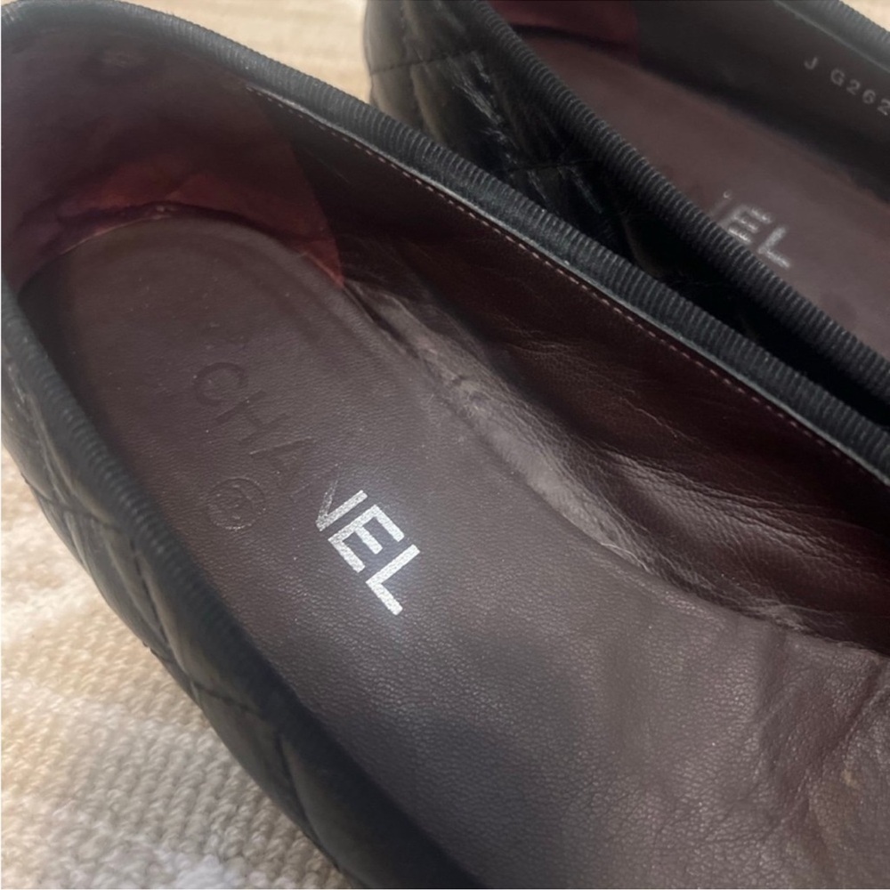 CHANEL Black Quilted Leather Flats - Picture 2 of 8